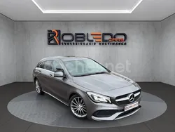 Gris / plata Usado 2018 Mercedes CLA200 Shooting Brake Familiar | 22.900 € (Un poco caro)