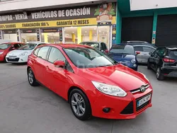 Rojo Usado 2013 Ford Focus Trend Berlina | 8700 € (Precio justo)