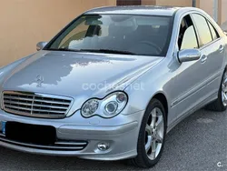 Gris / plata Usado 2005 Mercedes C200 Sport Edition Berlina | 8600 € (Un poco caro)