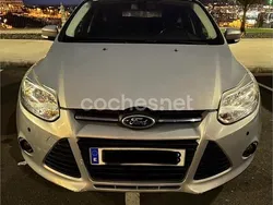 Gris / plata Usado 2012 Ford Focus Trend Berlina | 4800 € (Buen precio)