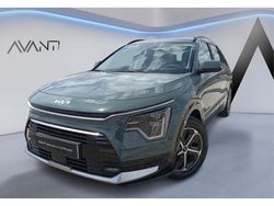 Verde Usado 2025 Kia Niro SUV | 28.990 € (Un poco caro)