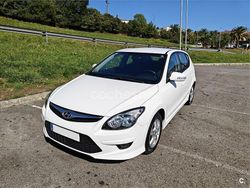 Blanco Usado 2012 Hyundai i30 Comfort Berlina | 8000 €