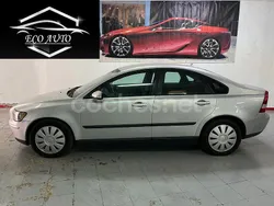 Gris / plata Usado 2005 Volvo S40 Momentum Berlina | 4500 € (Buen precio)