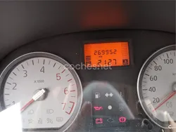 Granate Usado 2009 Dacia Sandero Lauréate Utilitario | 2000 € (Buen precio)