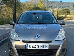 Gris / plata Usado 2012 Renault Clio IV Berlina | 4100 € (Precio justo)