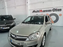 Beige Usado 2009 Opel Astra Energy Berlina | 4499 € (Precio justo)