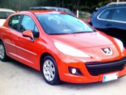 Rojo Usado 2014 Peugeot 207 Active Familiar | 7200 € (Un poco caro)