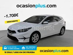Blanco Usado 2023 Kia Ceed Berlina | 18.790 € (Precio justo)