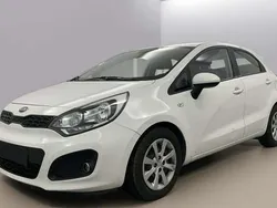 Blanco Usado 2014 Kia Rio Utilitario | 7900 € (Un poco caro)