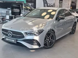 Gris / plata Usado 2024 Mercedes CLA200 Berlina | 41.900 € (Precio justo)