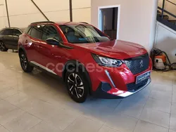 Granate Usado 2023 Peugeot 2008 Active SUV | 17.800 € (Precio justo)