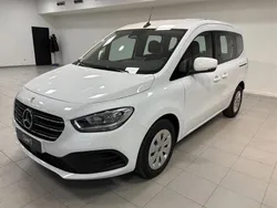 Blanco Nuevo 2025 Mercedes T180 Monovolumen | 26.900 € (Super precio)