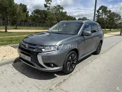 Gris / plata Usado 2017 Mitsubishi Outlander P-HEV SUV | 19.900 € (Un poco caro)