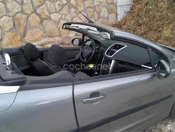 Gris / plata Usado 2008 Peugeot 207 CC Descapotable | 4700 € (Buen precio)