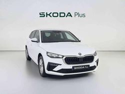 Blanco Usado 2025 Skoda Scala Selection Utilitario | 21.350 € (Un poco caro)