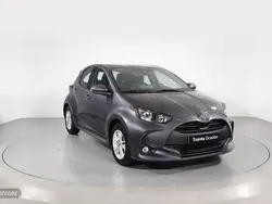 Gris / plata Usado 2024 Toyota Yaris Edition Berlina | 18.900 € (Precio justo)