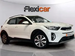 Blanco Usado 2022 Kia Stonic SUV | 13.990 € (Buen precio)
