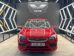 Rojo Usado 2005 Ford Focus Titanium Berlina | 4800 € (Precio justo)