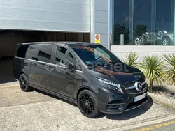 Gris / plata Usado 2023 Mercedes V300 Avantgarde Monovolumen | 74.900 € (Un poco caro)