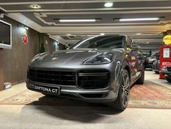 Gris Usado 2019 Porsche Cayenne Turbo SUV | 69.990 €