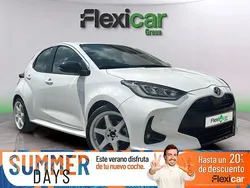 Blanco Usado 2023 Toyota Yaris Hybrid Style Berlina | 21.790 € (Precio justo)