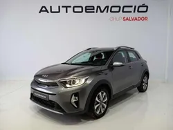Gris Usado 2024 Kia Stonic SUV | 19.900 € (Un poco caro)