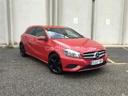 Rojo Usado 2014 Mercedes A180 Urban Berlina | 13.200 € (Precio justo)