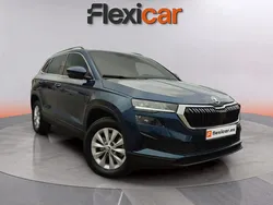 Verde Usado 2023 Skoda Karoq Ambition SUV | 19.190 €