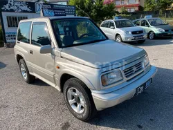 Gris / plata Usado 2002 Suzuki Vitara SUV | 11.991 € (Caro)