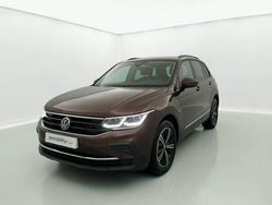 Ginger brown metalizado Usado 2023 VW Tiguan Life SUV | 26.450 €