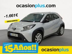 Gris Usado 2024 Toyota Aygo Play Utilitario | 14.790 € (Precio justo)