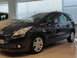 Azul Usado 2013 Peugeot 5008 Access Monovolumen | 9300 € (Caro)