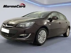 Marrón Usado 2013 Opel Astra Selective Utilitario | 7999 € (Precio justo)