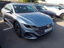 Gris / plata Usado 2022 VW Arteon R-line Berlina | 36.900 € (Caro)