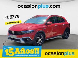 Rojo Usado 2022 Fiat Tipo Cross Berlina | 18.450 € (Un poco caro)