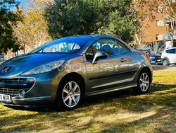 Gris / plata Usado 2008 Peugeot 207 CC Descapotable | 3900 € (Precio justo)
