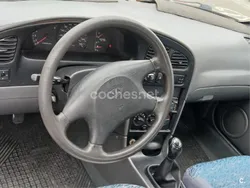 Rojo Usado 2001 Kia Sephia Berlina | 1200 €