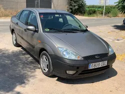 Gris Usado 2003 Ford Focus Ghia Berlina | 900 € (Buen precio)