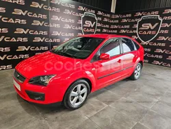 Rojo Usado 2006 Ford Focus Trend Berlina | 6500 € (Caro)