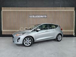 Gris / plata Usado 2021 Ford Fiesta Limited Utilitario | 11.990 € (Precio justo)