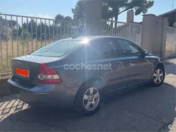 Gris / plata Usado 2007 Volvo S40 Momentum Berlina | 4500 € (Precio justo)