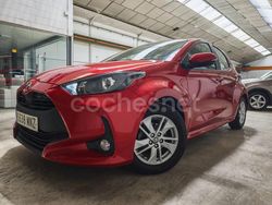 Rojo Usado 2024 Toyota Yaris Berlina | 15.990 € (Super precio)