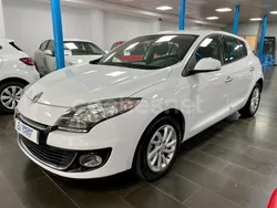 Blanco Usado 2013 Renault Mégane III Dynamique Berlina | 6900 € (Precio justo)