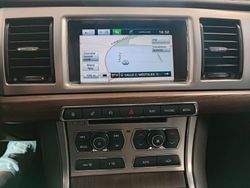 Rojo Usado 2015 Jaguar XF Luxury Berlina | 12.995 € (Precio justo)