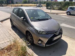 Gris / plata Usado 2015 Toyota Yaris Advance Berlina | 10.200 € (Precio justo)