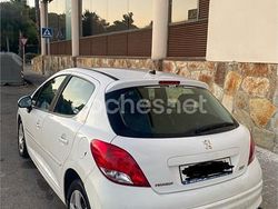 Blanco Usado 2011 Peugeot 207 Allure Berlina | 5490 € (Precio justo)