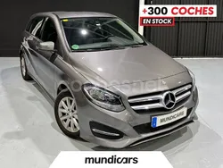 Gris / plata Usado 2015 Mercedes B220 Monovolumen | 15.990 €