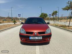 Granate Usado 2004 Renault Clio II Expression Berlina | 3199 € (Precio justo)