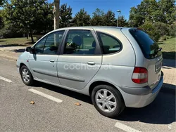 Gris / plata Usado 2002 Renault Scénic Privilege Monovolumen | 2500 €