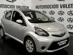 Gris / plata Usado 2013 Toyota Aygo Live Utilitario | 6999 € (Precio justo)